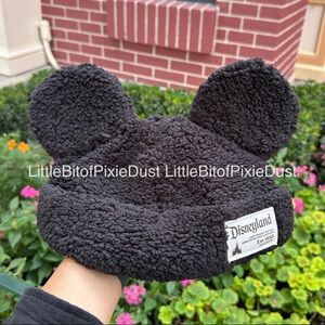 Disney Parks Disneyland Mickey Sherpa fleece beanie in black